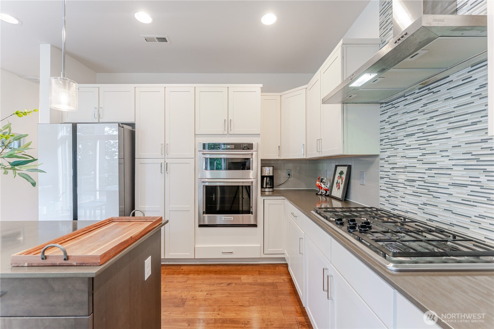 Sammamish, Washington, 98074, United States, 5 Bedrooms Bedrooms, ,4 BathroomsBathrooms,Residential,Active,1953706