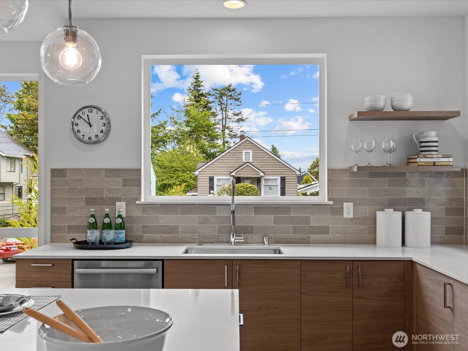 Seattle, Washington, 98117, United States, 4 Bedrooms Bedrooms, ,4 BathroomsBathrooms,Residential,Active,1996304