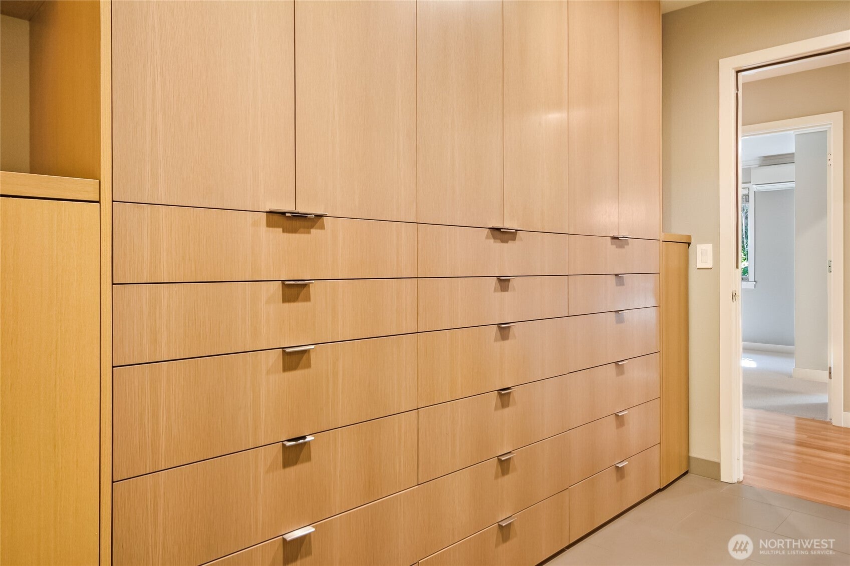 Medina, Washington, 98039, United States, 3 Bedrooms Bedrooms, ,3 BathroomsBathrooms,Residential,Active,1781504