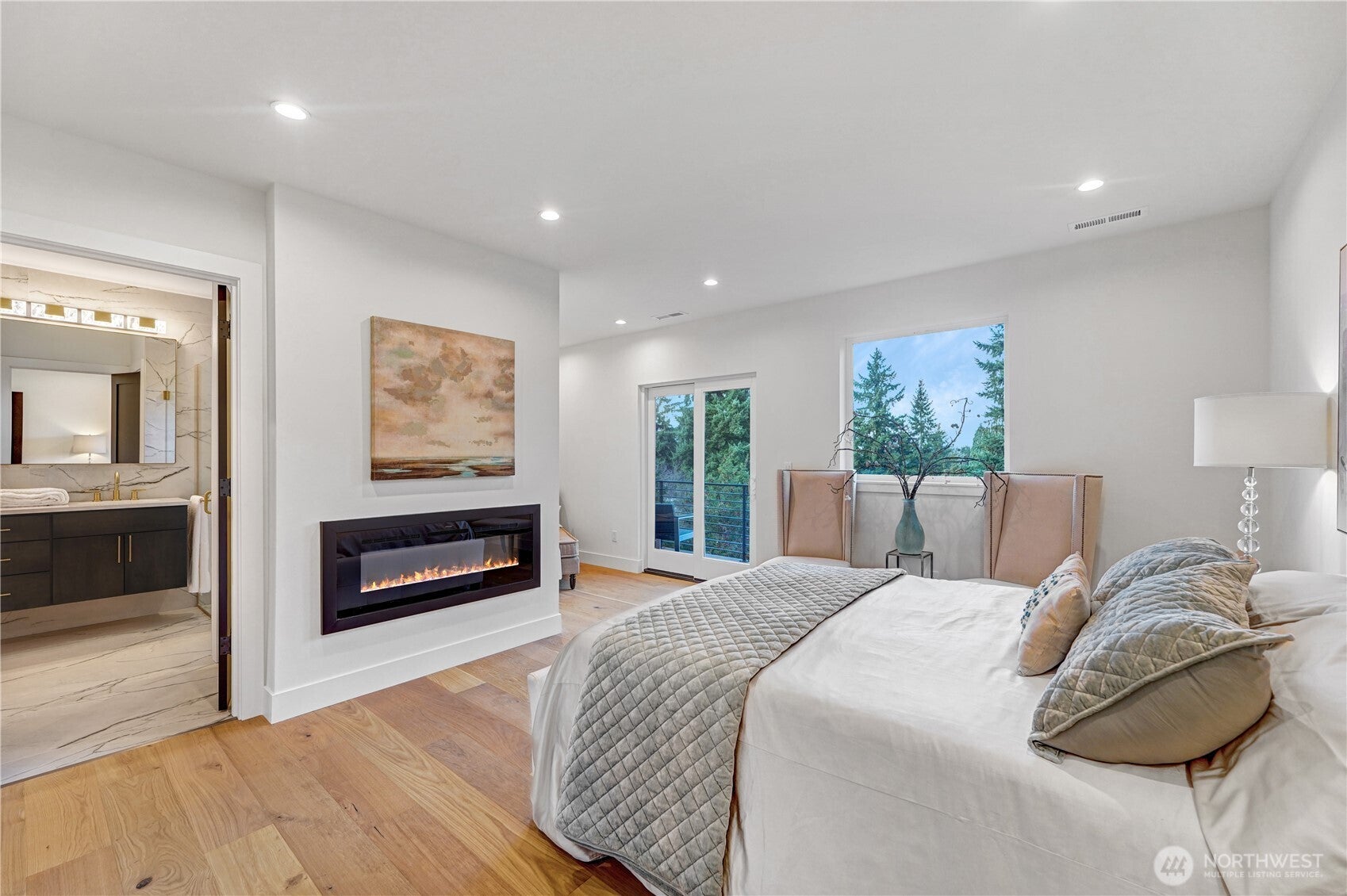 Kirkland, Washington, 98033, United States, 6 Bedrooms Bedrooms, ,7 BathroomsBathrooms,Residential,Active,2001374