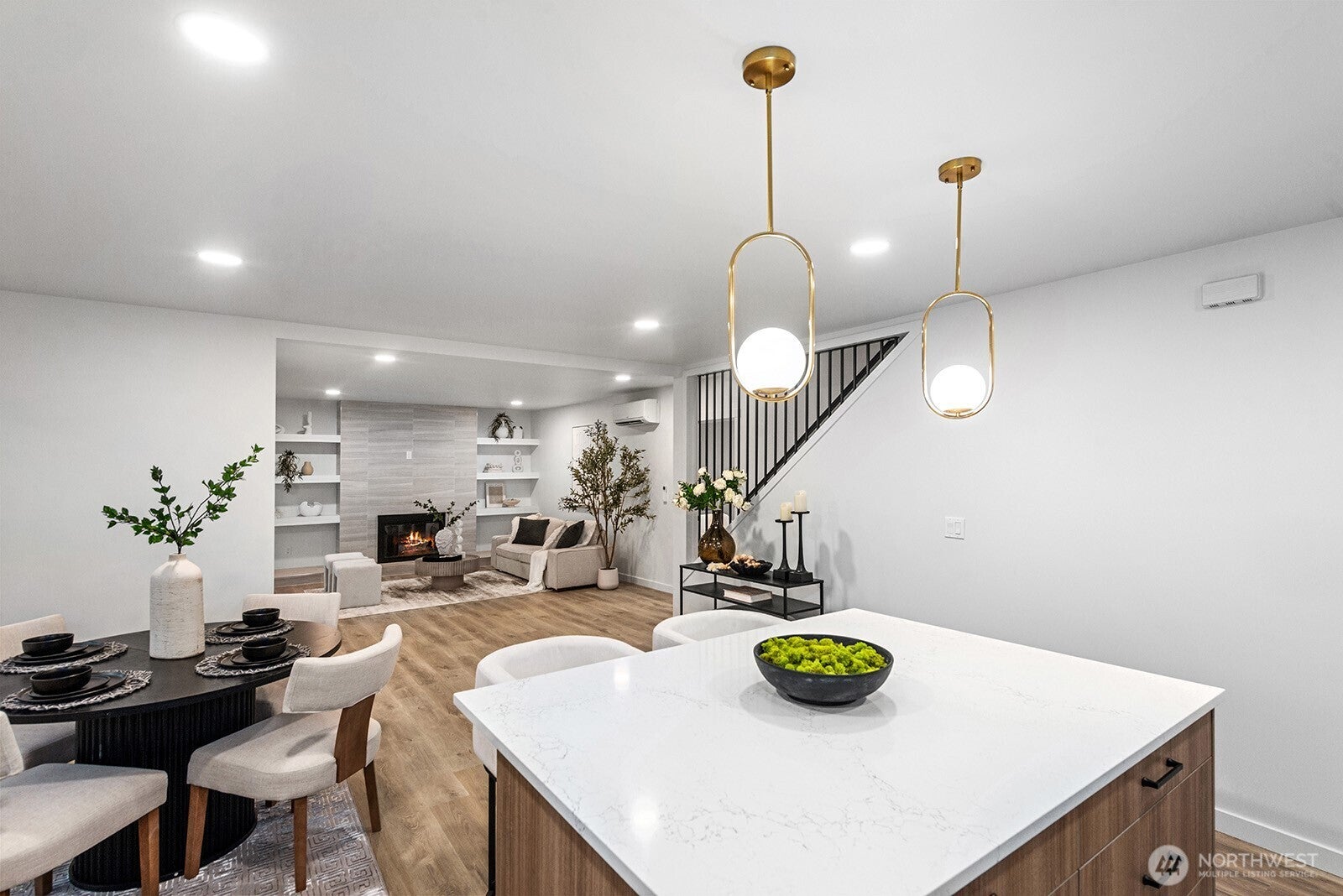 Seattle, Washington, 98125, United States, 4 Bedrooms Bedrooms, ,4 BathroomsBathrooms,Residential,Active,1988485