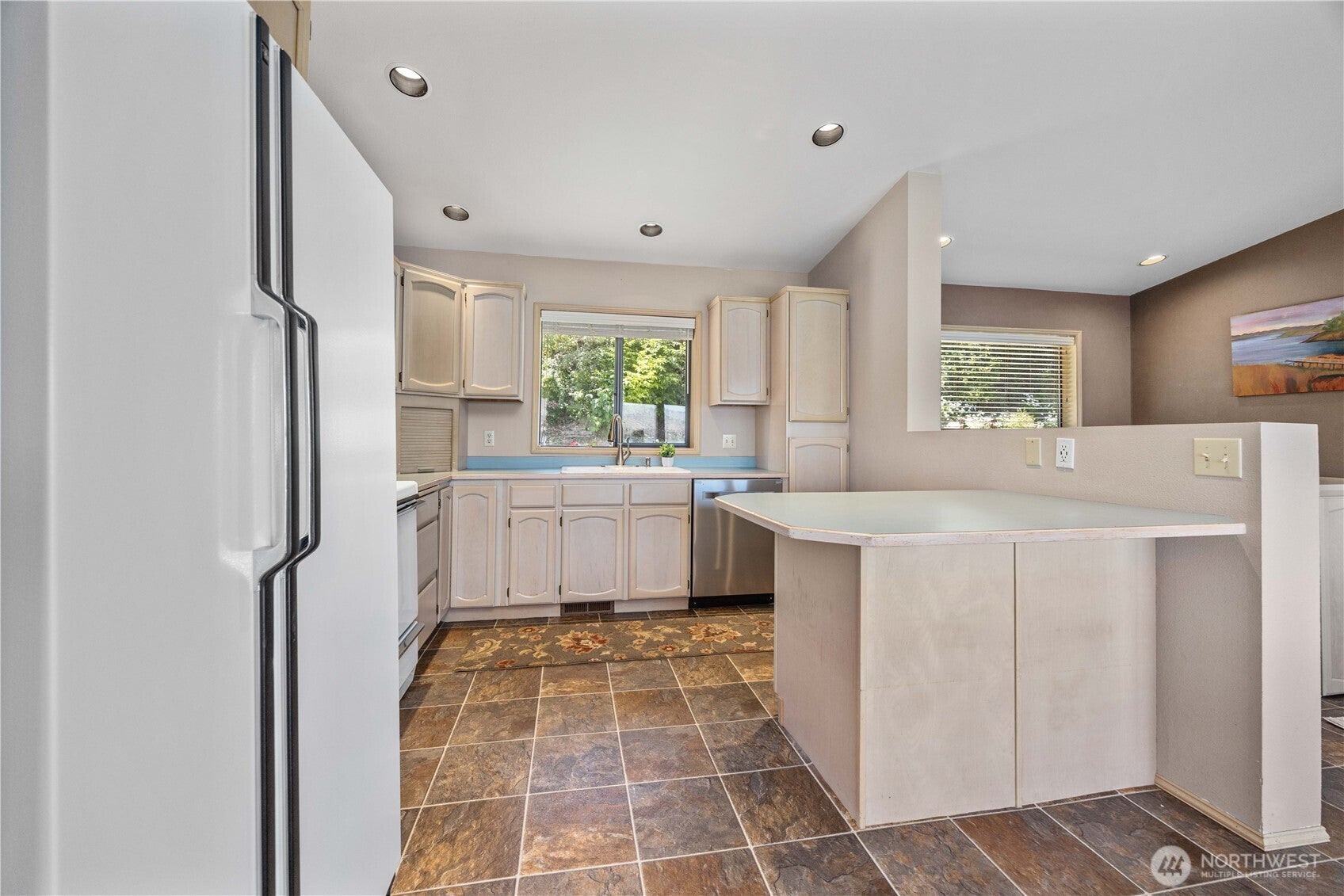 Chelan, Washington, 98816, United States, 4 Bedrooms Bedrooms, ,2 BathroomsBathrooms,Residential,Active,1971804