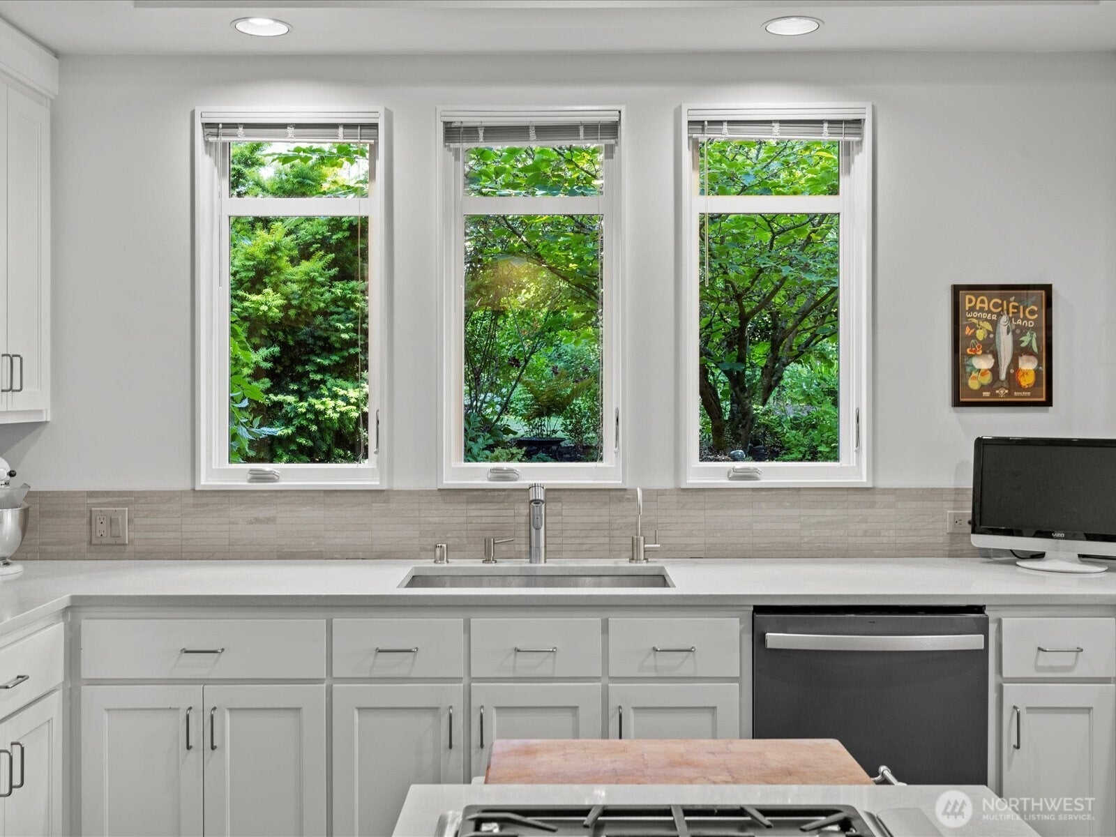 Kirkland, Washington, 98033, United States, ,3 BathroomsBathrooms,Residential,Pending,1852749