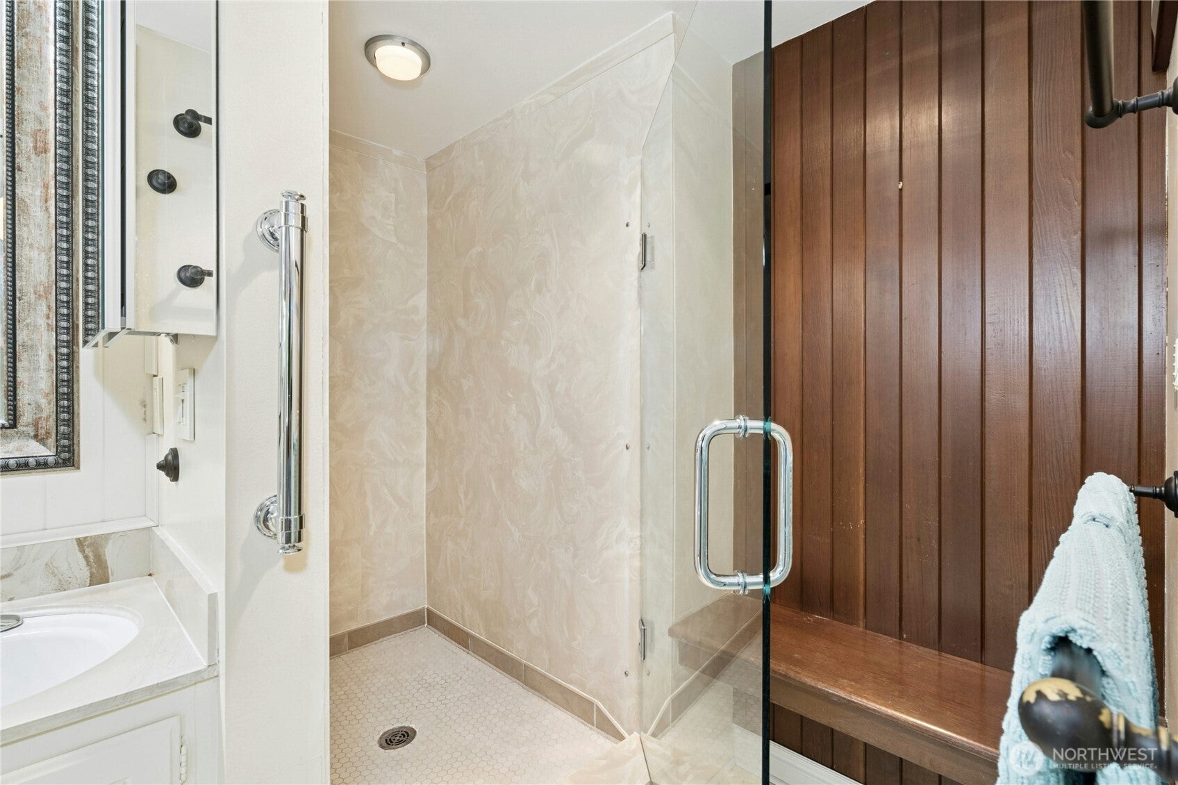 Bellevue, Washington, 98008, United States, 3 Bedrooms Bedrooms, ,2 BathroomsBathrooms,Residential,Active,1914589