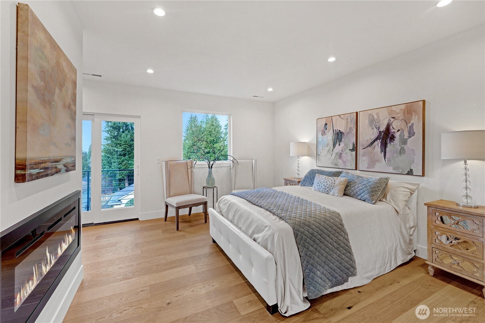 Kirkland, Washington, 98033, United States, 6 Bedrooms Bedrooms, ,7 BathroomsBathrooms,Residential,Active,2015249