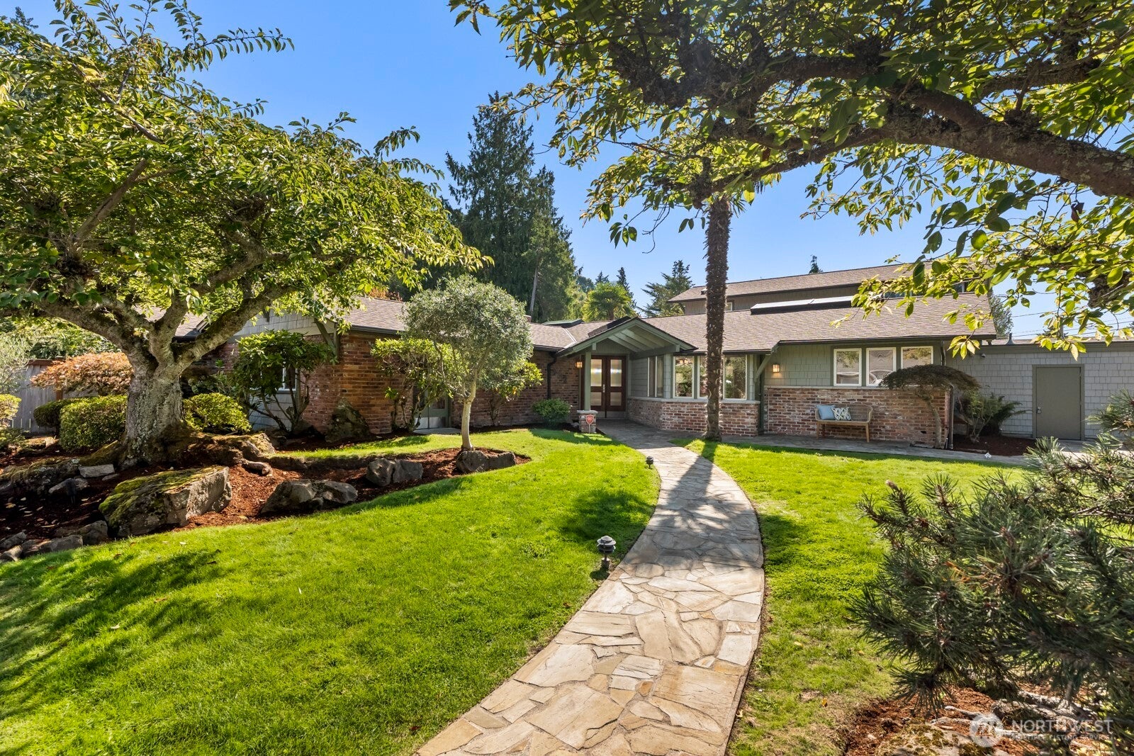 Seattle, Washington, 98136, United States, 4 Bedrooms Bedrooms, ,4 BathroomsBathrooms,Residential,Active,1945253