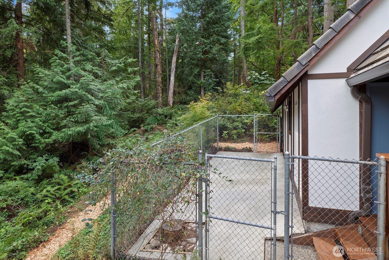 Issaquah, Washington, 98027, United States, 4 Bedrooms Bedrooms, ,3 BathroomsBathrooms,Residential,Active,1952447