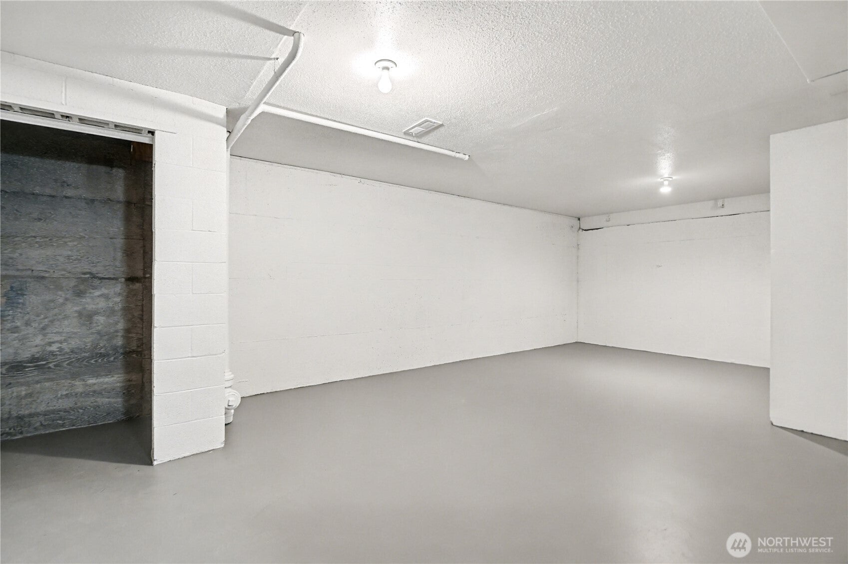 Seattle, Washington, 98105, United States, 6 Bedrooms Bedrooms, ,3 BathroomsBathrooms,Residential,Active,1995274