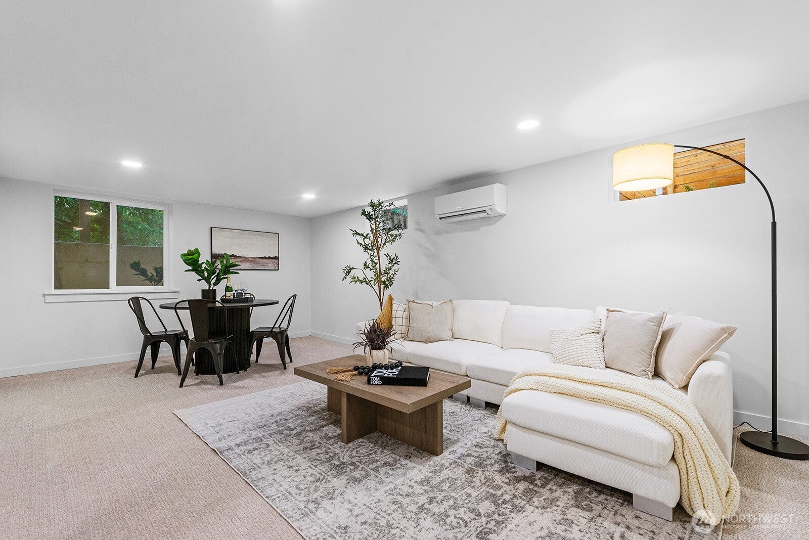 Seattle, Washington, 98125, United States, 4 Bedrooms Bedrooms, ,4 BathroomsBathrooms,Residential,Active,1988485