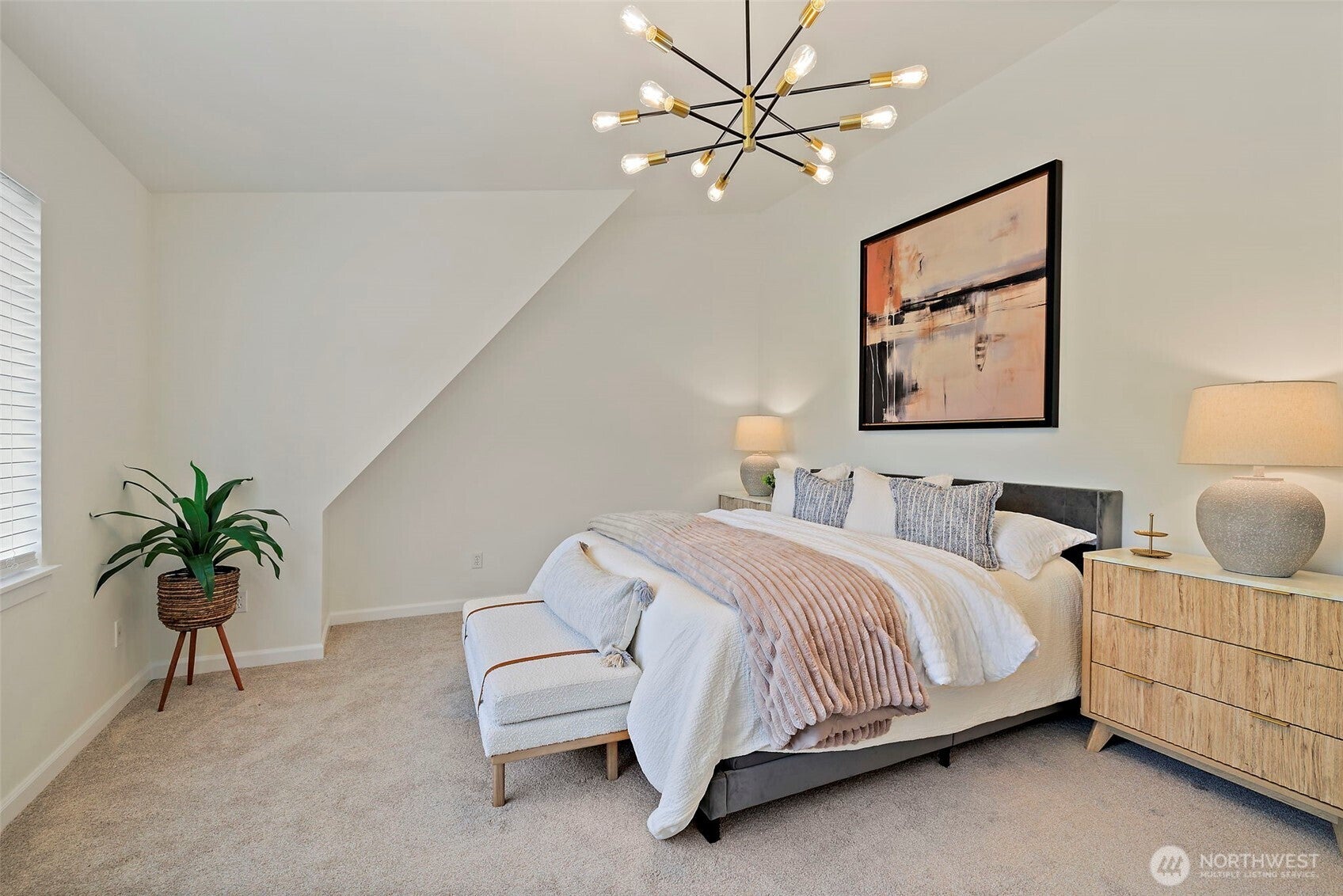 Snoqualmie, Washington, 98065, United States, 4 Bedrooms Bedrooms, ,4 BathroomsBathrooms,Residential,Pending,2009402