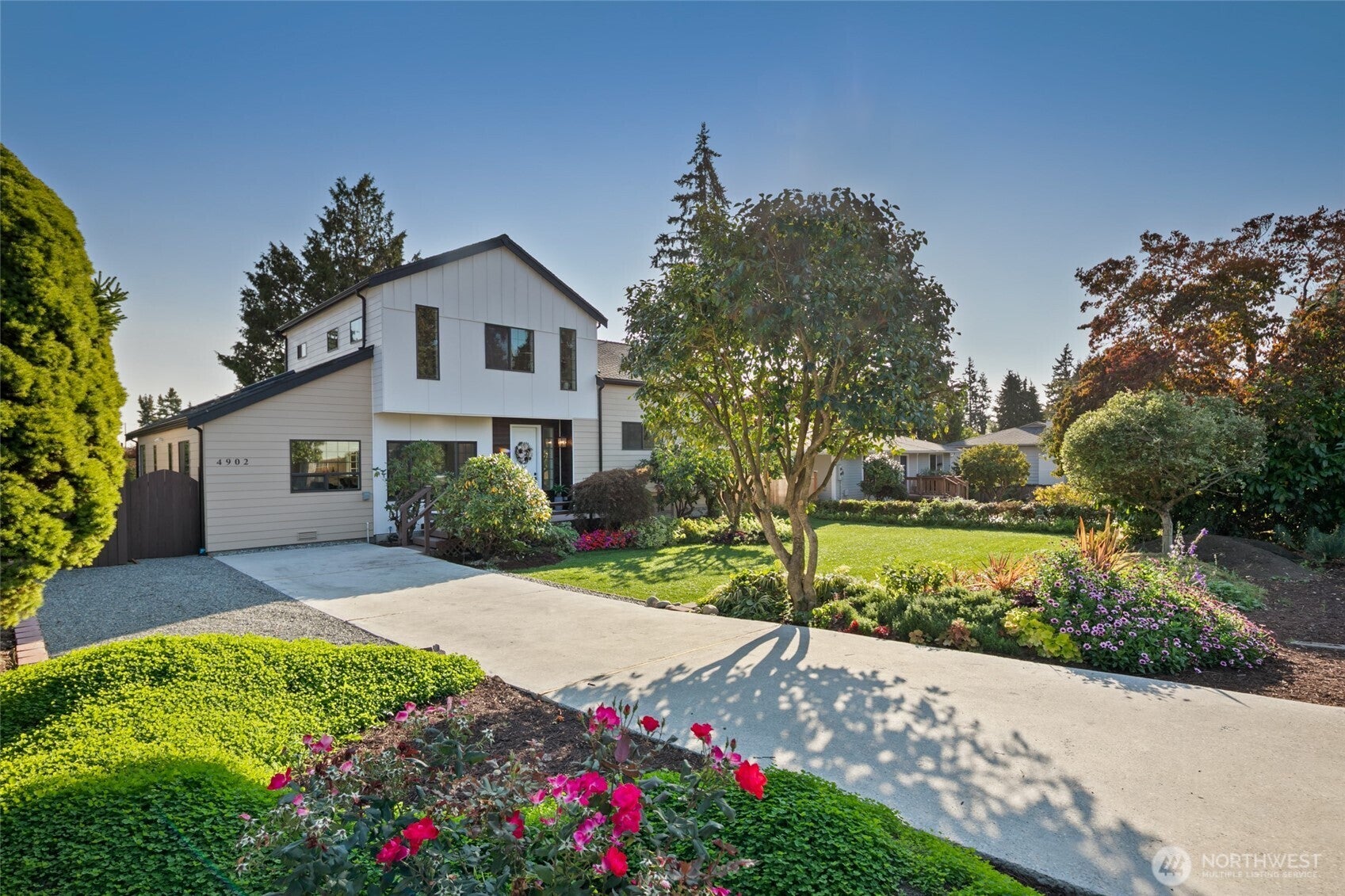 Mountlake Terrace, Washington, 98043, United States, 4 Bedrooms Bedrooms, ,3 BathroomsBathrooms,Residential,Active,2002597