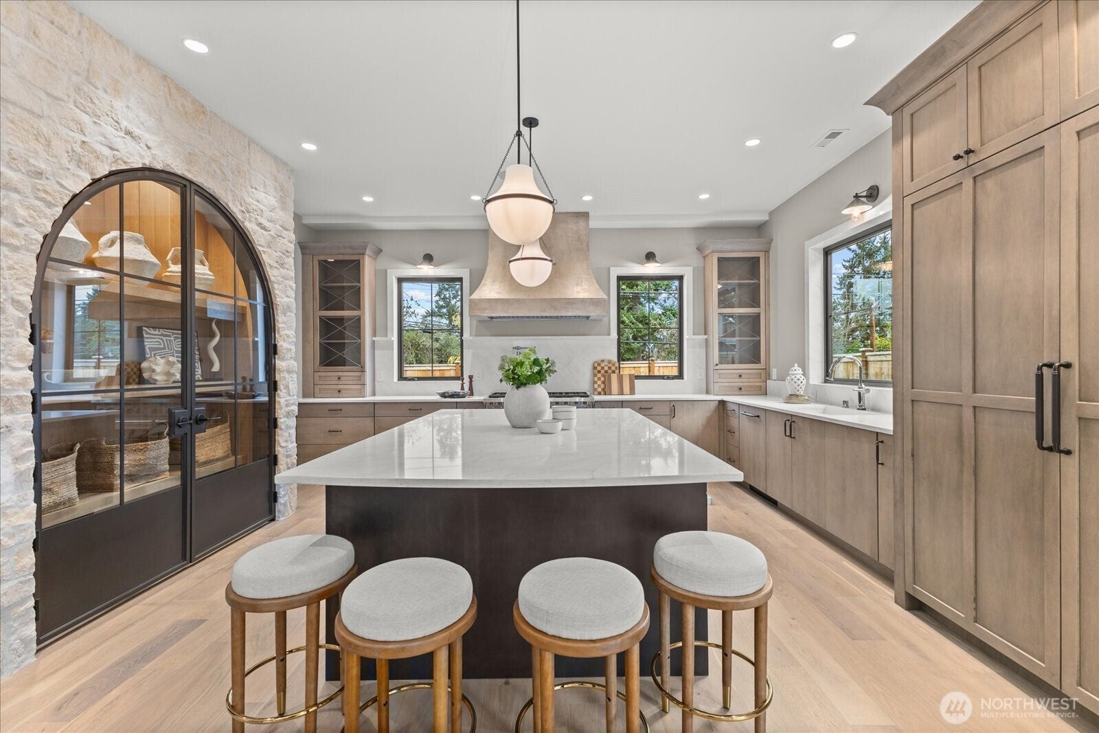 Bellevue, Washington, 98004, United States, 5 Bedrooms Bedrooms, ,6 BathroomsBathrooms,Residential,Active,2002362