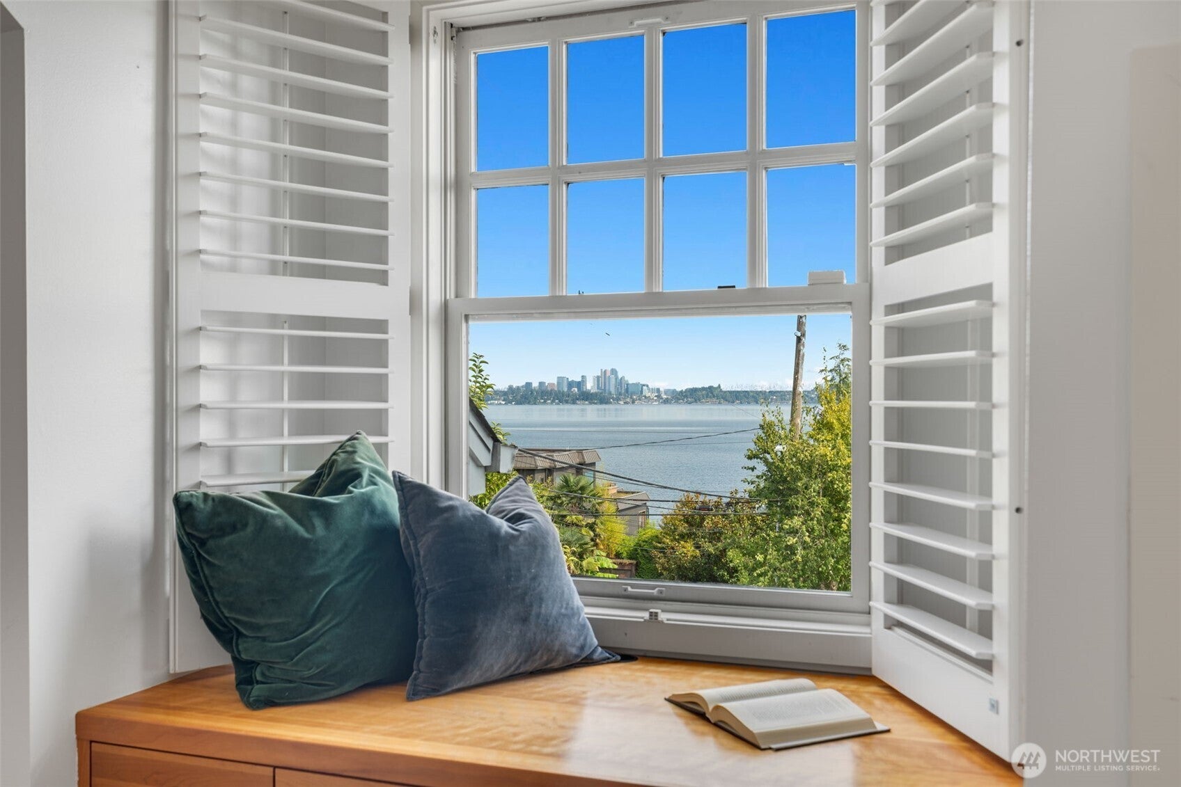 Seattle, Washington, 98144, United States, 5 Bedrooms Bedrooms, ,4 BathroomsBathrooms,Residential,Active,1988732