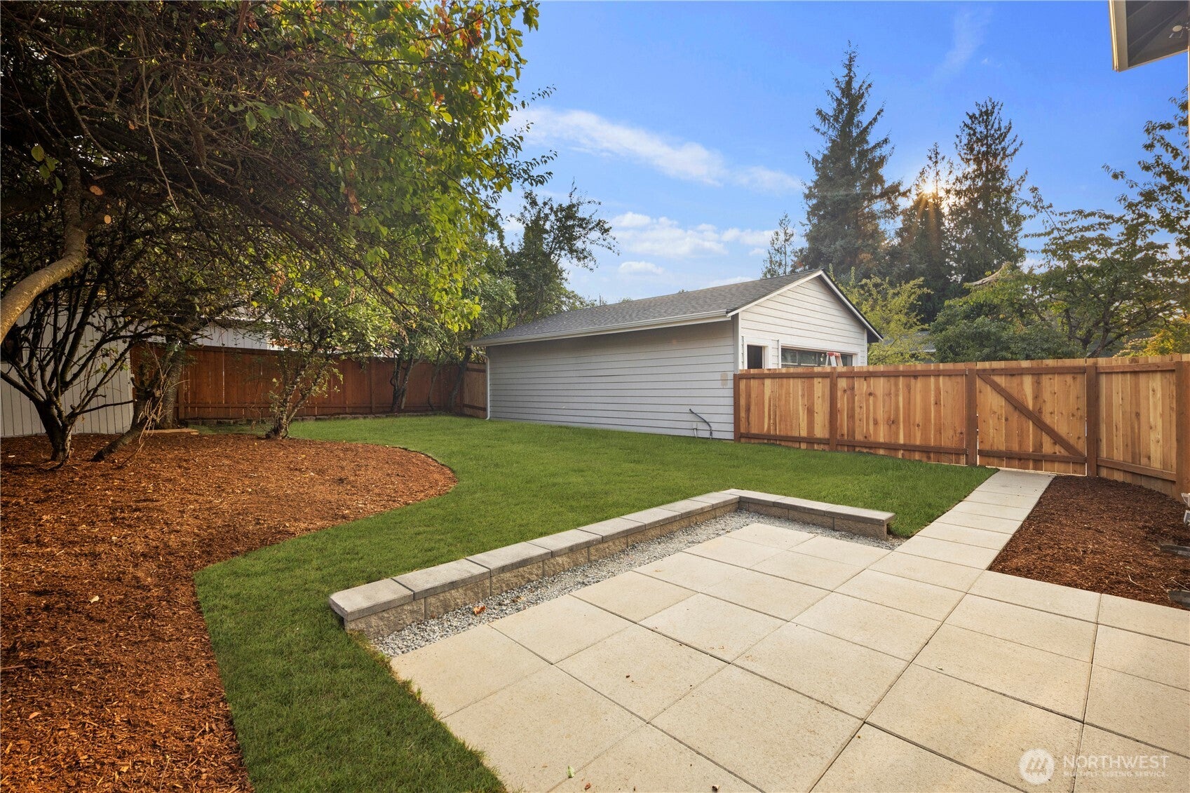 Shoreline, Washington, 98133, United States, 4 Bedrooms Bedrooms, ,3 BathroomsBathrooms,Residential,Active,1944038