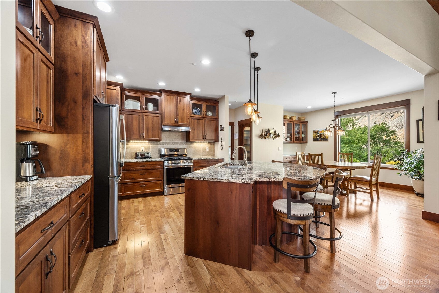 Orondo, Washington, 98843, United States, 3 Bedrooms Bedrooms, ,4 BathroomsBathrooms,Residential,Active,1823970