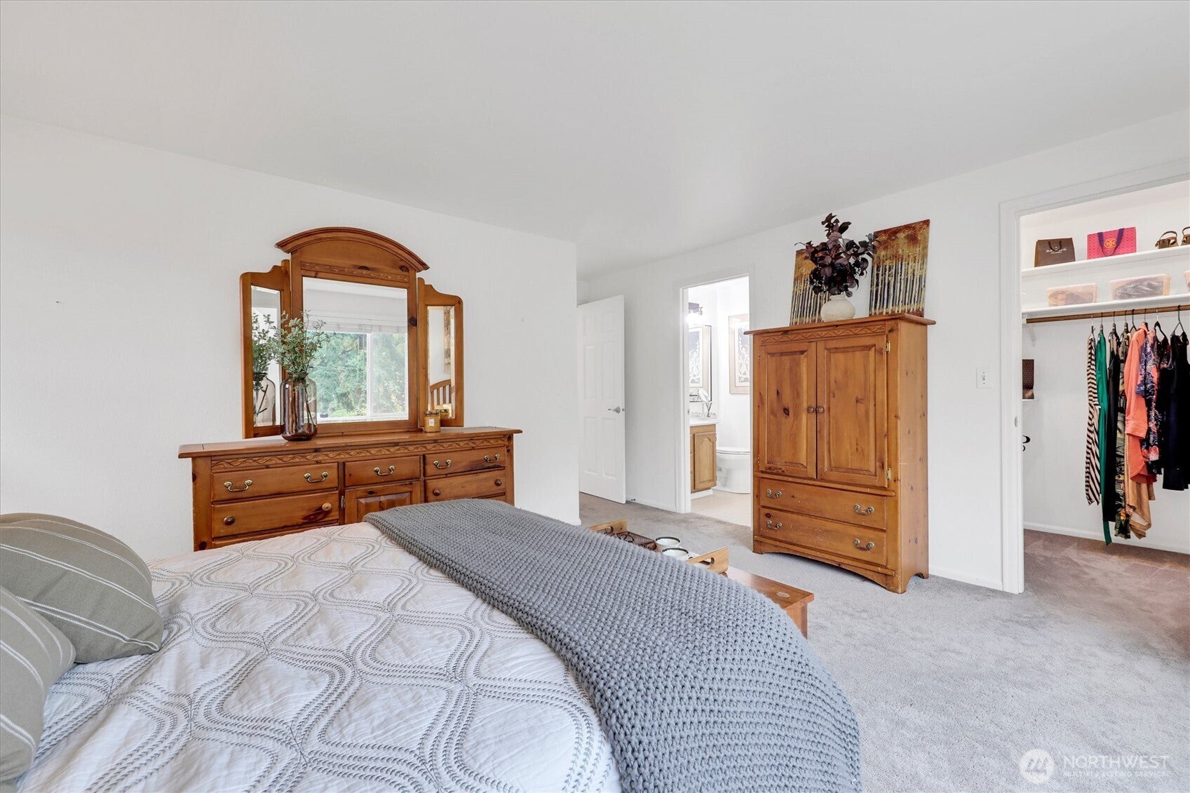 Redmond, Washington, 98052, United States, 5 Bedrooms Bedrooms, ,3 BathroomsBathrooms,Residential,Active,1988724