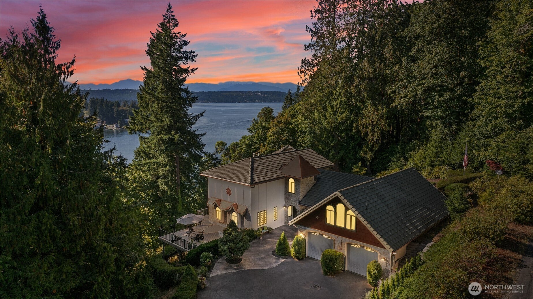 Bremerton, Washington, 98310, United States, 4 Bedrooms Bedrooms, ,4 BathroomsBathrooms,Residential,Active,1894177