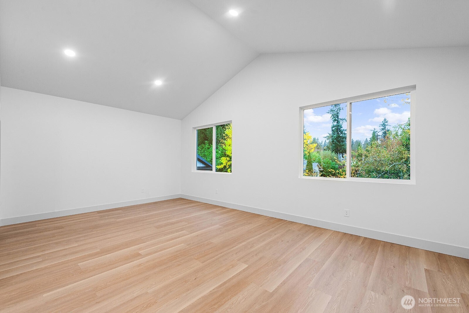 Seattle, Washington, 98125, United States, 4 Bedrooms Bedrooms, ,4 BathroomsBathrooms,Residential,Active,1988448