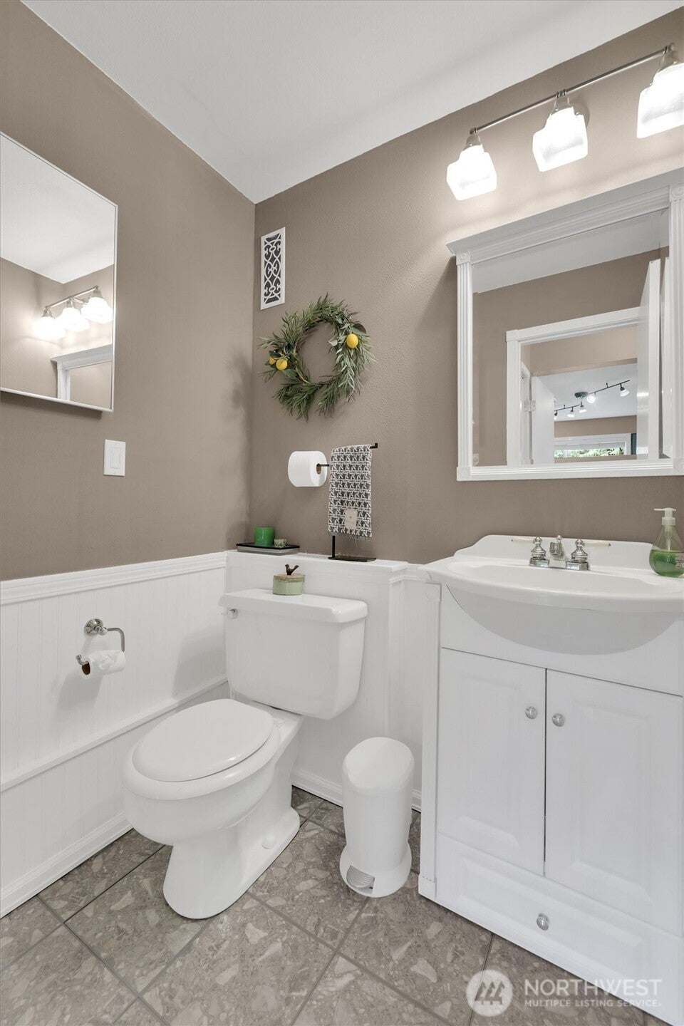 Redmond, Washington, 98052, United States, 4 Bedrooms Bedrooms, ,3 BathroomsBathrooms,Residential,Active,1863316