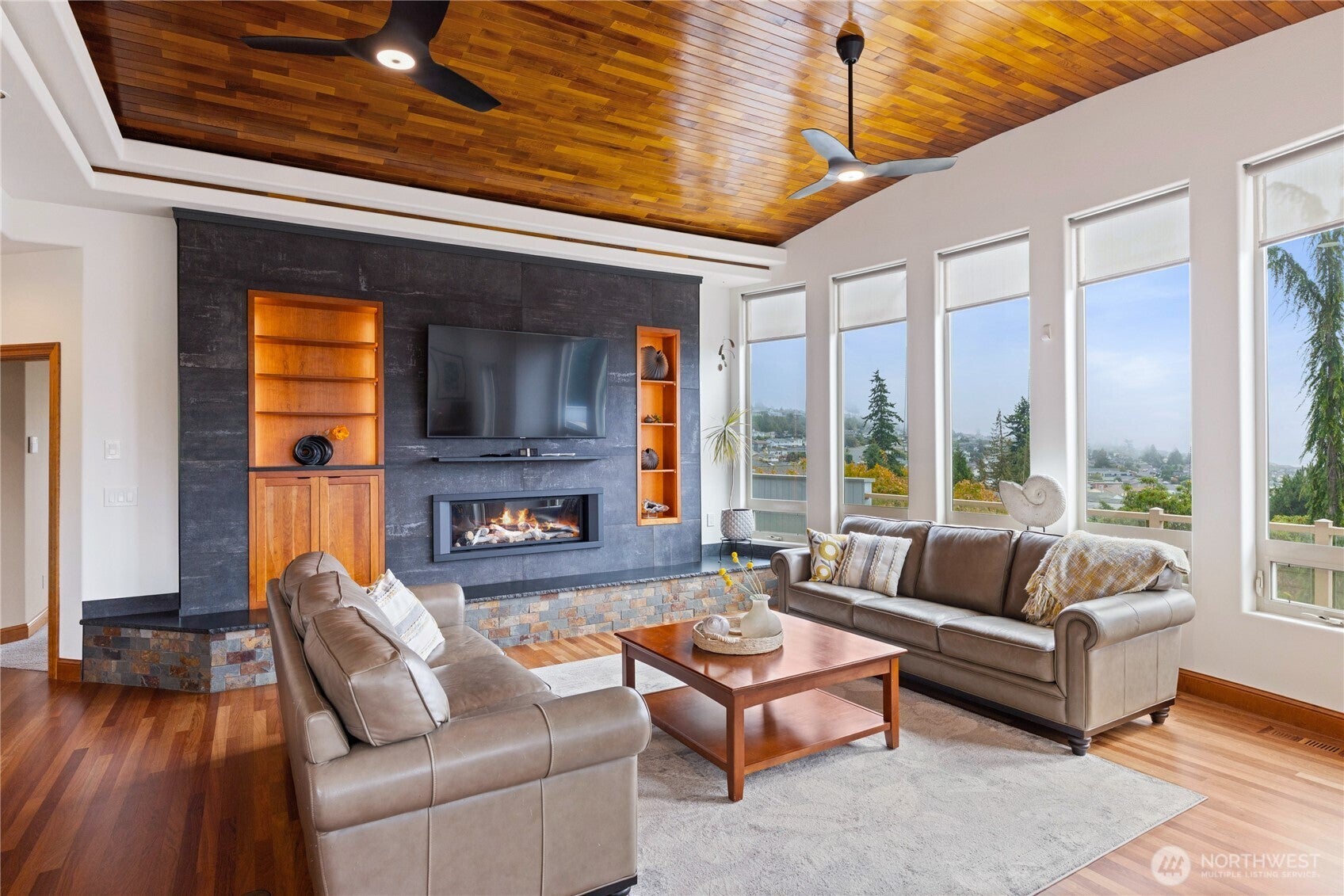 Anacortes, Washington, 98221, United States, 4 Bedrooms Bedrooms, ,3 BathroomsBathrooms,Residential,Pending,1968376