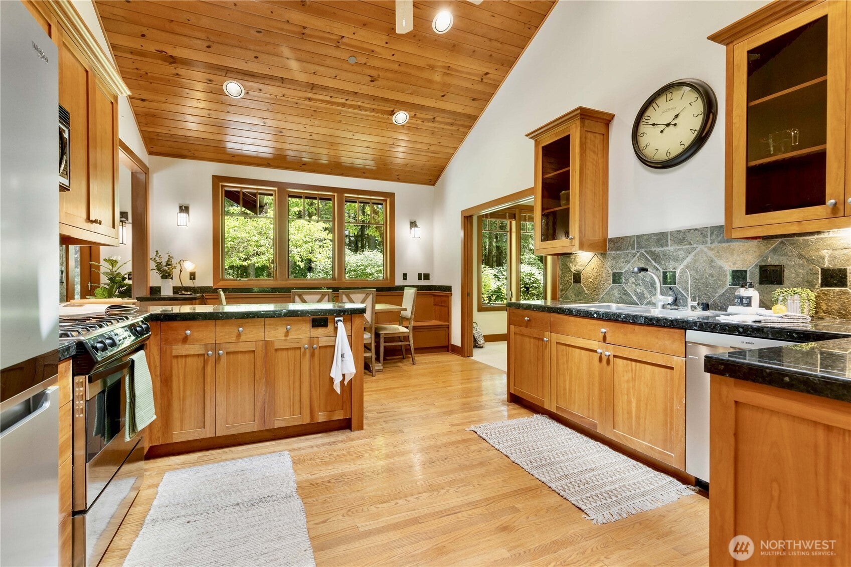 Carnation, Washington, 98014, United States, 3 Bedrooms Bedrooms, ,4 BathroomsBathrooms,Residential,Active,1945355