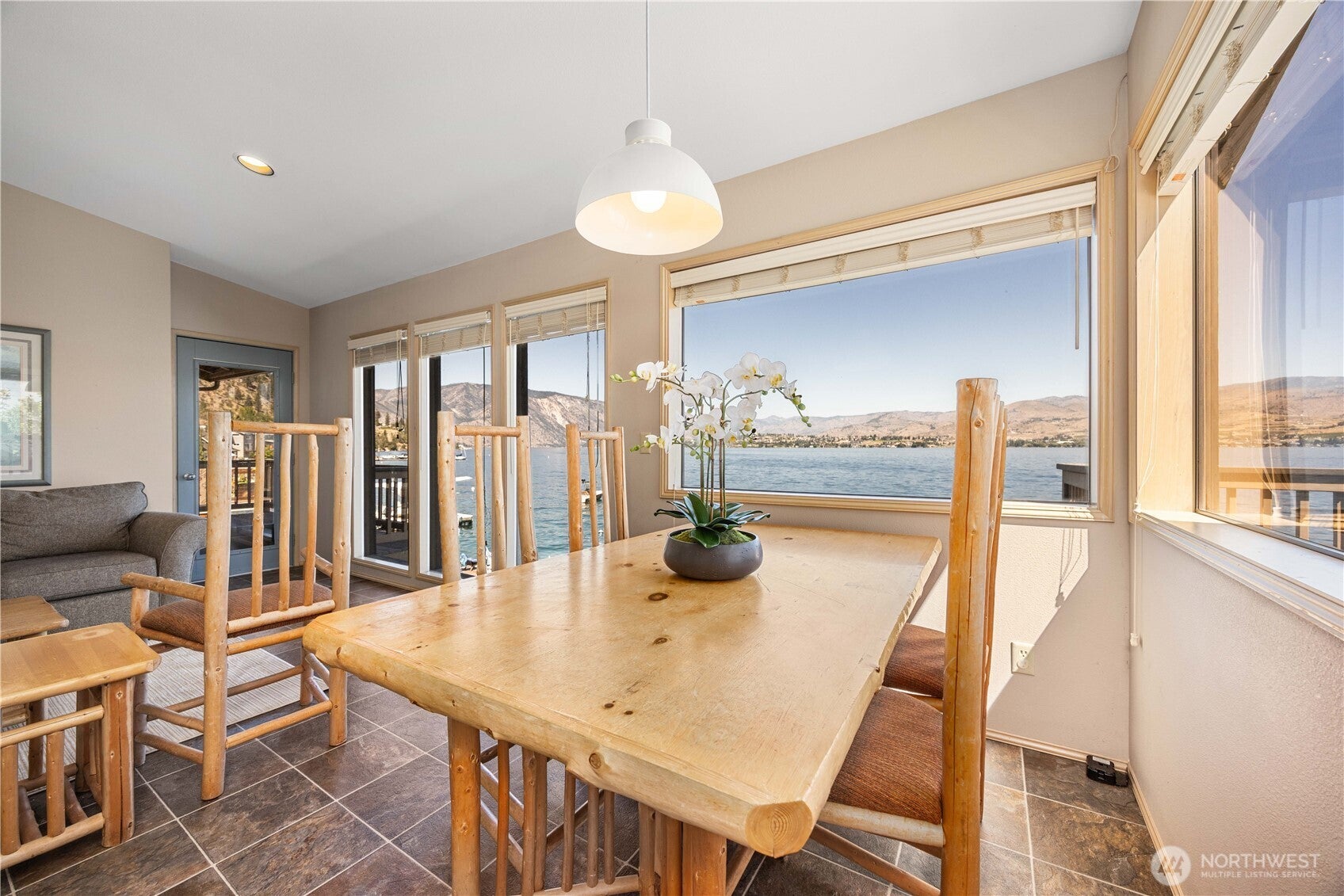 Chelan, Washington, 98816, United States, 4 Bedrooms Bedrooms, ,2 BathroomsBathrooms,Residential,Active,1971804