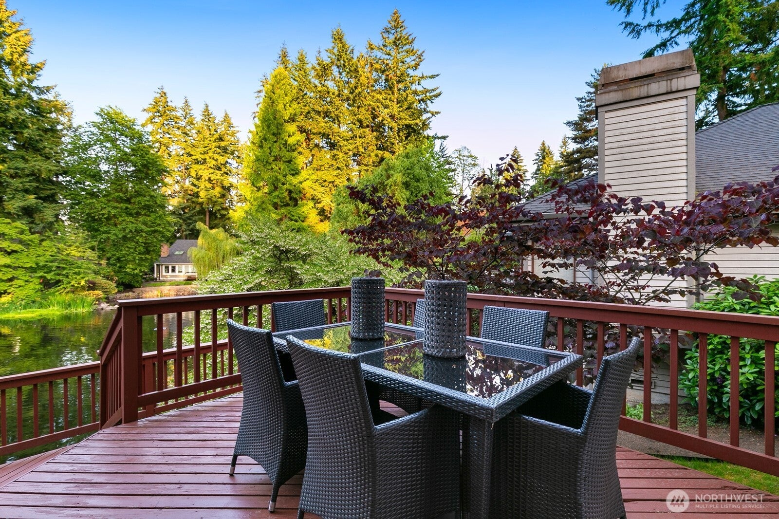 Kirkland, Washington, 98033, United States, 4 Bedrooms Bedrooms, ,3 BathroomsBathrooms,Residential,Active,1909901