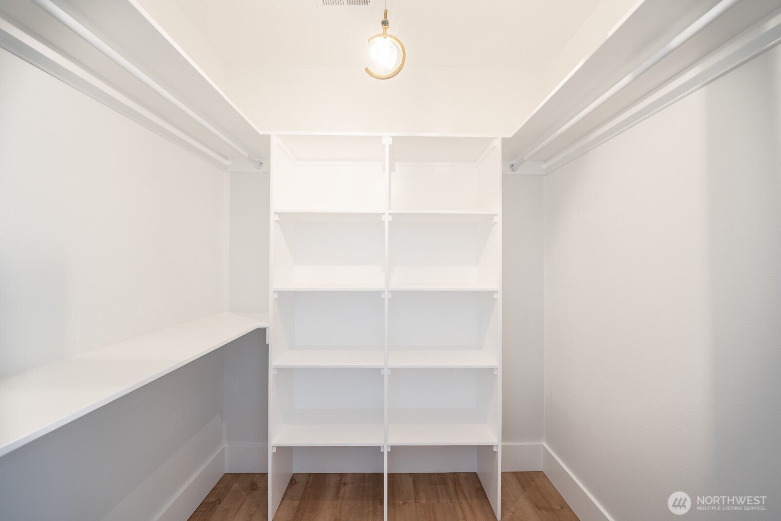 Moses Lake, Washington, 98837, United States, 4 Bedrooms Bedrooms, ,4 BathroomsBathrooms,Residential,Active,1886784