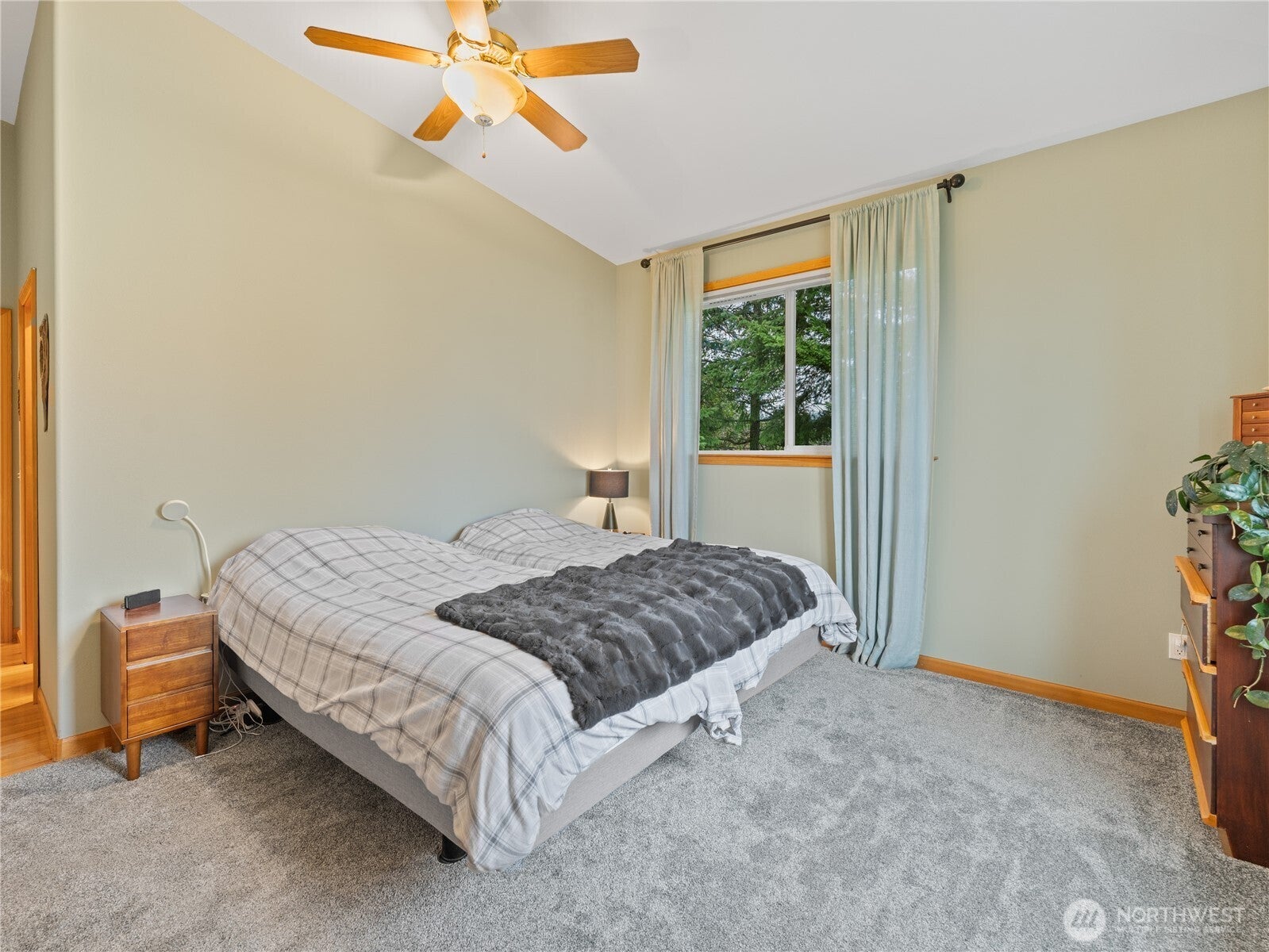 Camano Island, Washington, 98282, United States, 3 Bedrooms Bedrooms, ,4 BathroomsBathrooms,Residential,Active,2008699