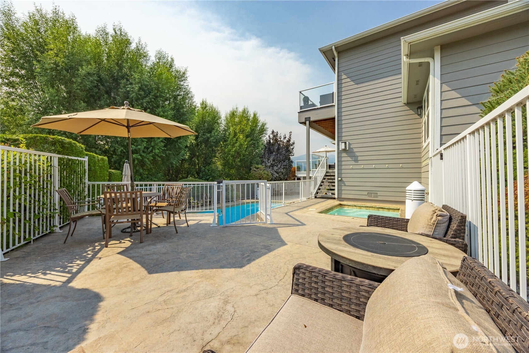 Manson, Washington, 98831, United States, 4 Bedrooms Bedrooms, ,4 BathroomsBathrooms,Residential,Active,1936117