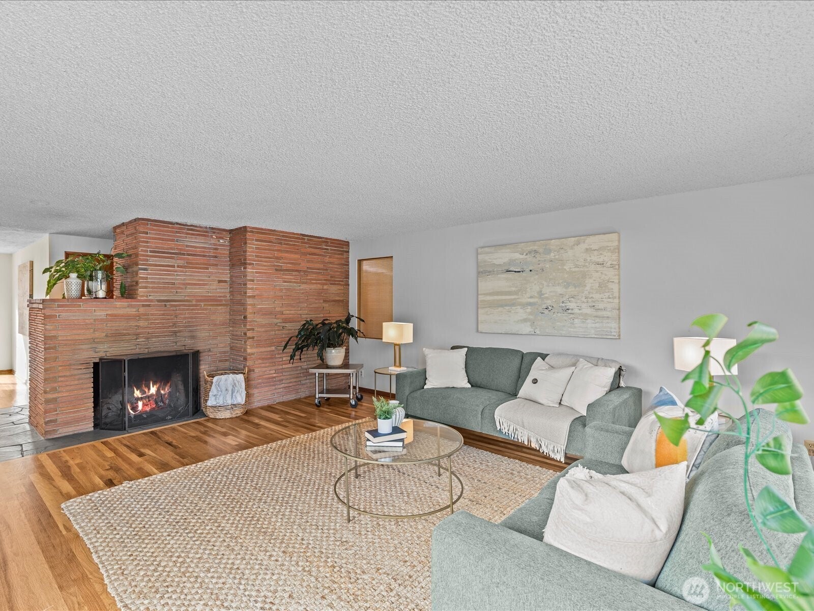 Seattle, Washington, 98103, United States, 3 Bedrooms Bedrooms, ,1 BathroomBathrooms,Residential,Active,1953017