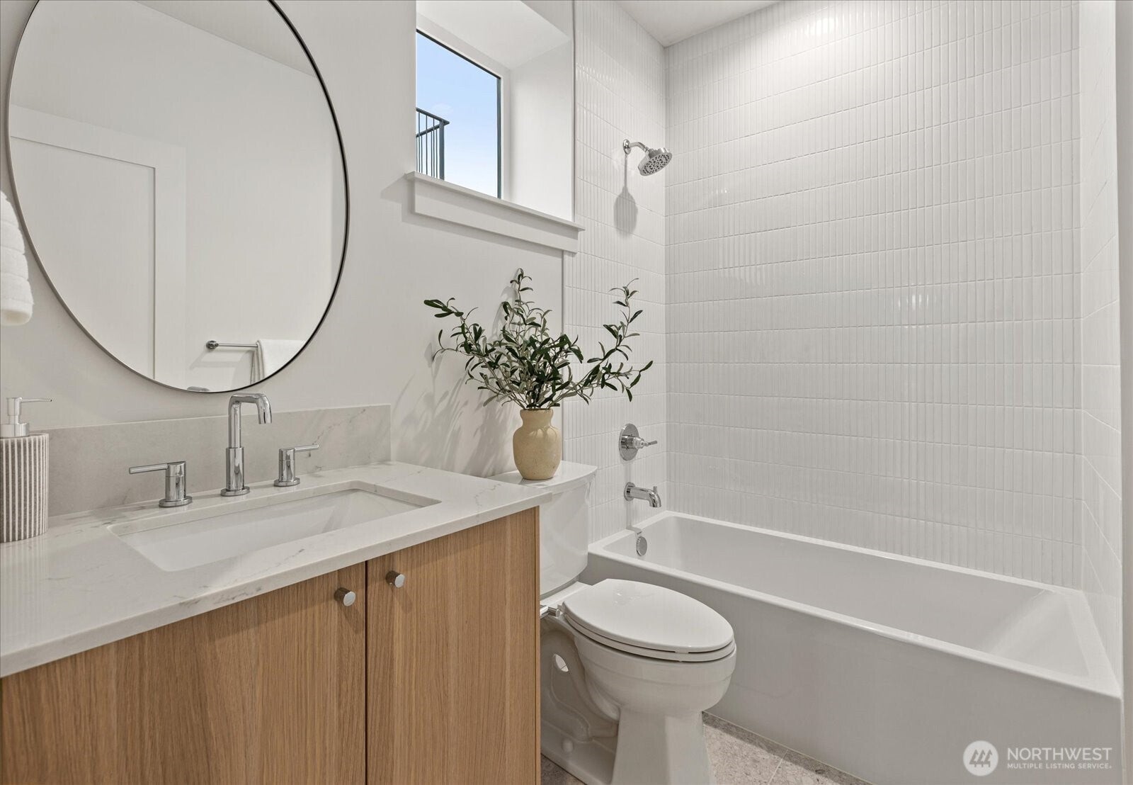 Seattle, Washington, 98107, United States, 4 Bedrooms Bedrooms, ,4 BathroomsBathrooms,Residential,Active,2008283