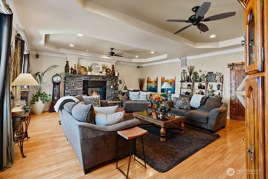 Yakima, Washington, 98901, United States, 4 Bedrooms Bedrooms, ,3 BathroomsBathrooms,Residential,Active,1820832