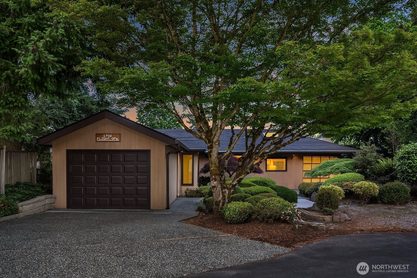 Bellevue, Washington, 98004, United States, 3 Bedrooms Bedrooms, ,2 BathroomsBathrooms,Residential,Active,1876689