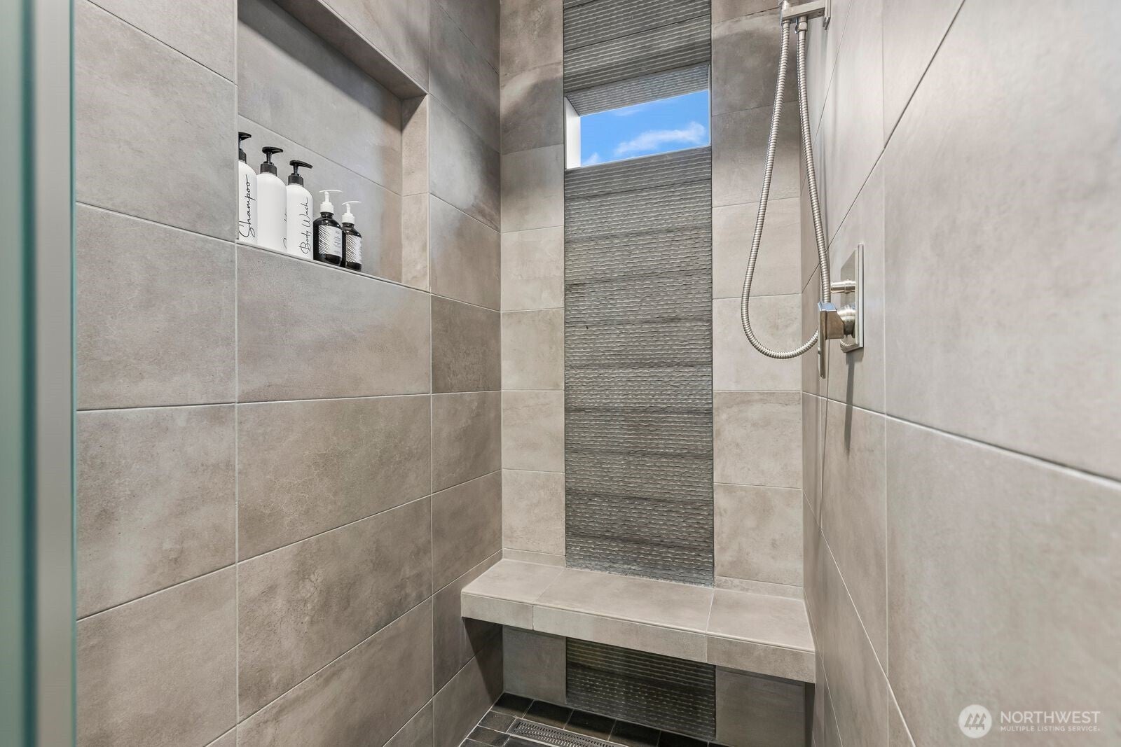 Yakima, Washington, 98908, United States, 1 Bedroom Bedrooms, ,1 BathroomBathrooms,Residential,Active,2013908