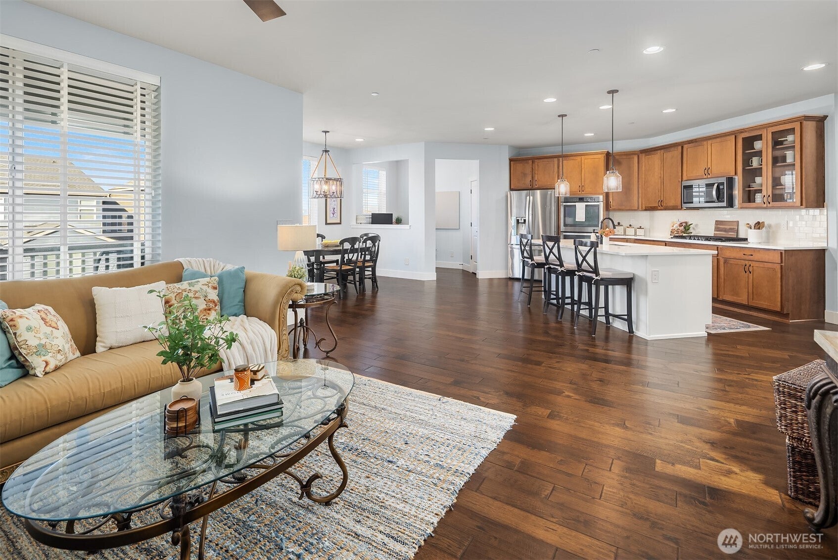 Snoqualmie, Washington, 98065, United States, 5 Bedrooms Bedrooms, ,4 BathroomsBathrooms,Residential,Active,1995292