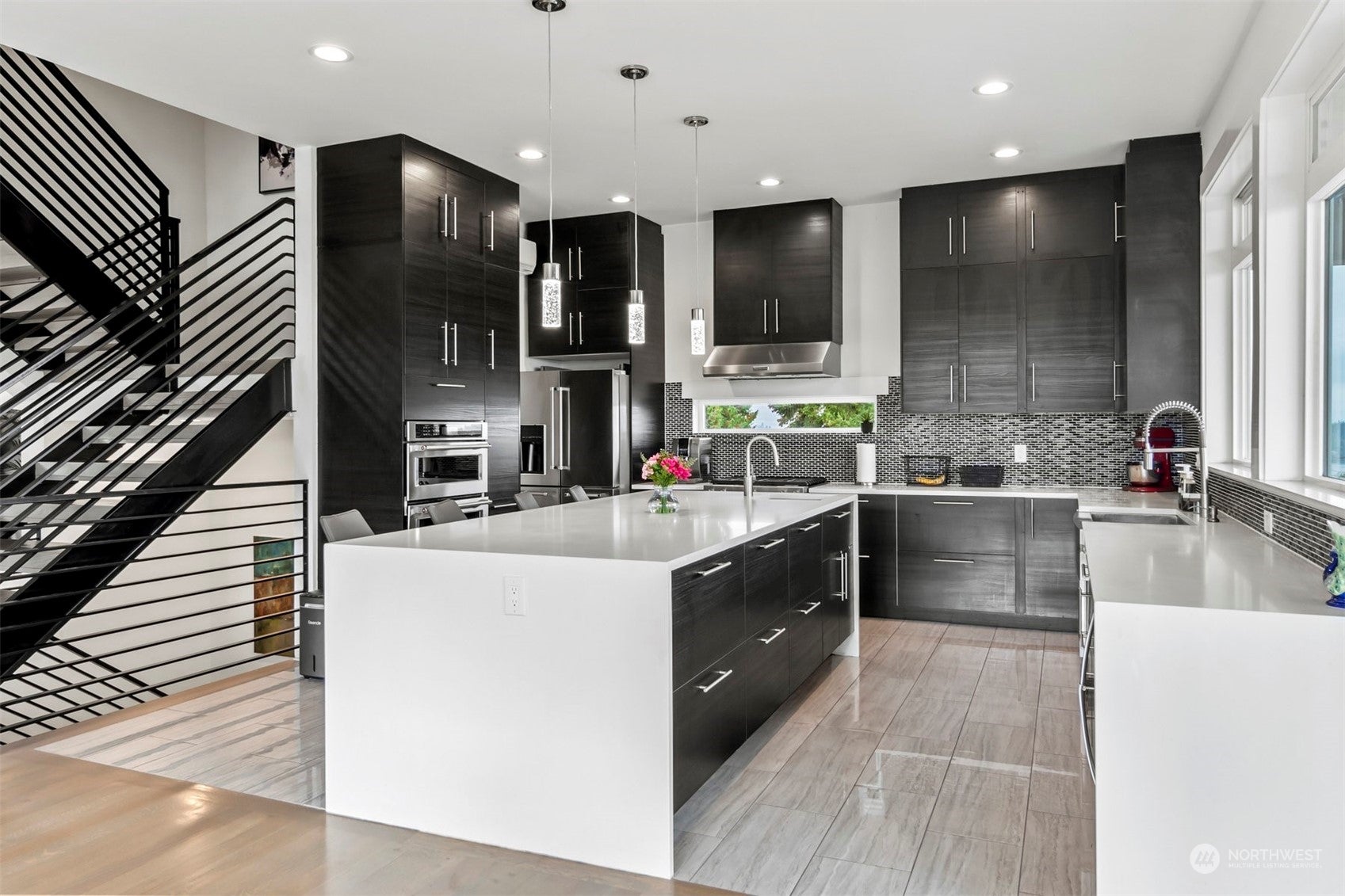 Seattle, Washington, 98178, United States, ,7 BathroomsBathrooms,Residential,Active,1702986