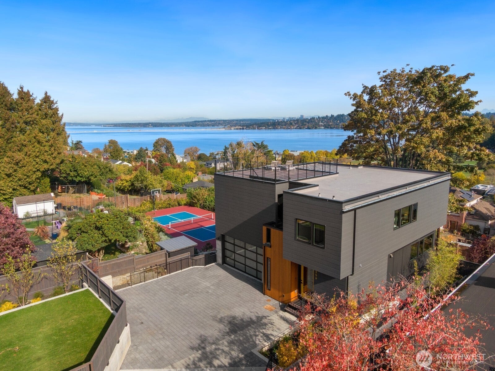 Seattle, Washington, 98118, United States, 6 Bedrooms Bedrooms, ,4 BathroomsBathrooms,Residential,Active,1965834