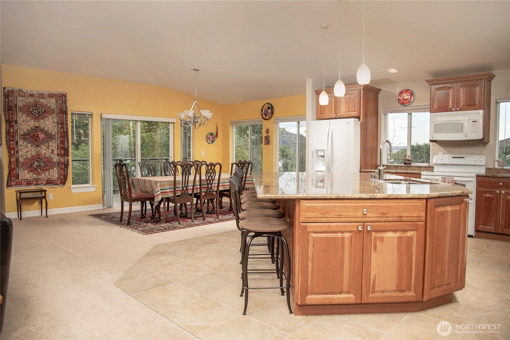 Quincy, Washington, 98848, United States, 4 Bedrooms Bedrooms, ,4 BathroomsBathrooms,Residential,Active,1824915