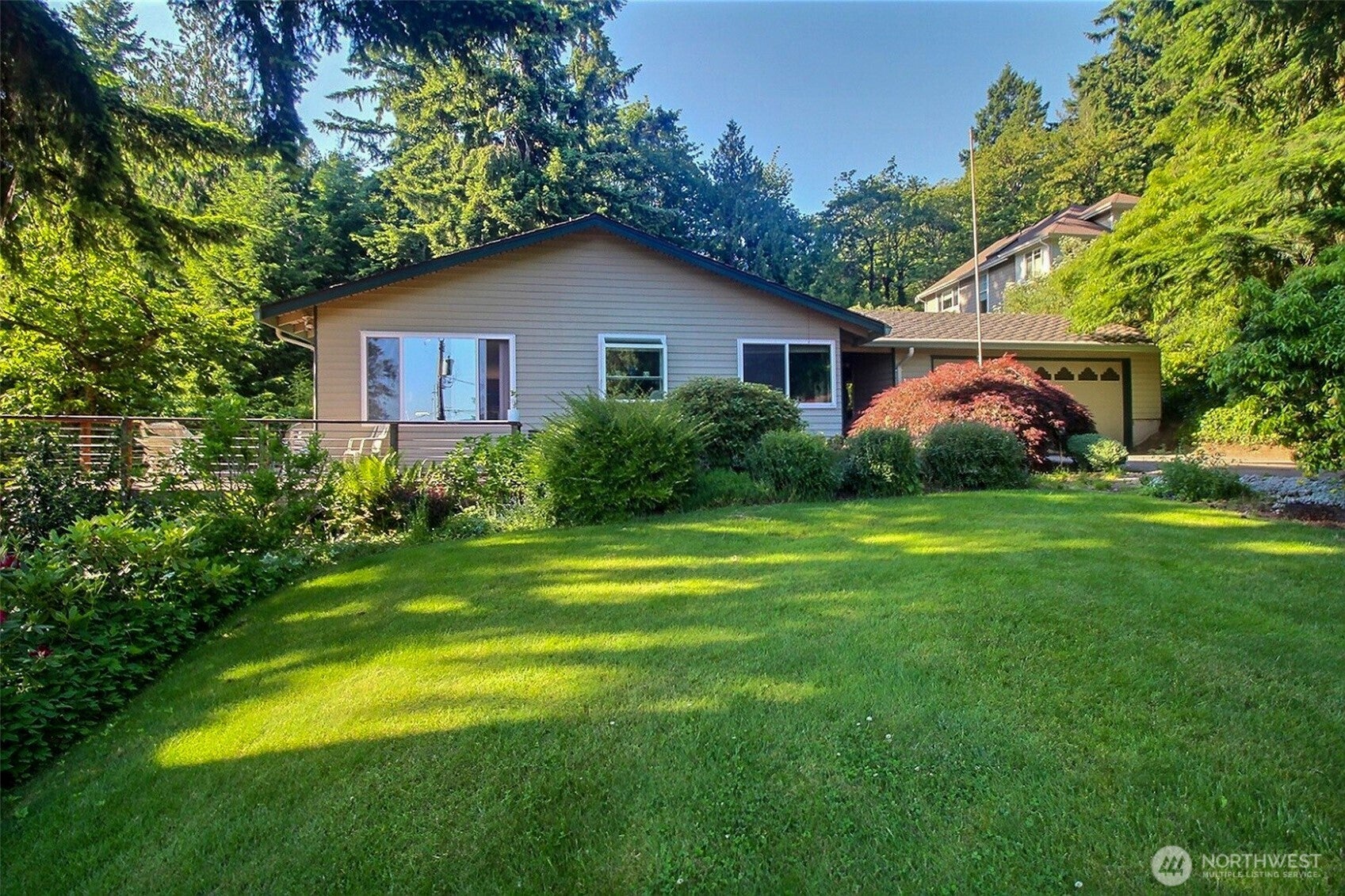 Sammamish, Washington, 98075, United States, 2 Bedrooms Bedrooms, ,2 BathroomsBathrooms,Residential,Active,1941345