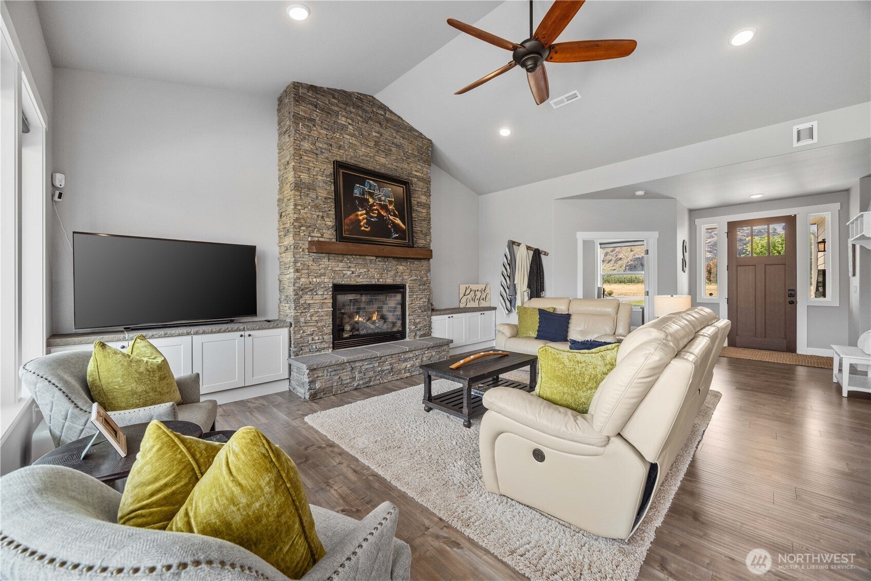 Orondo, Washington, 98843, United States, 4 Bedrooms Bedrooms, ,2 BathroomsBathrooms,Residential,Active,1919394