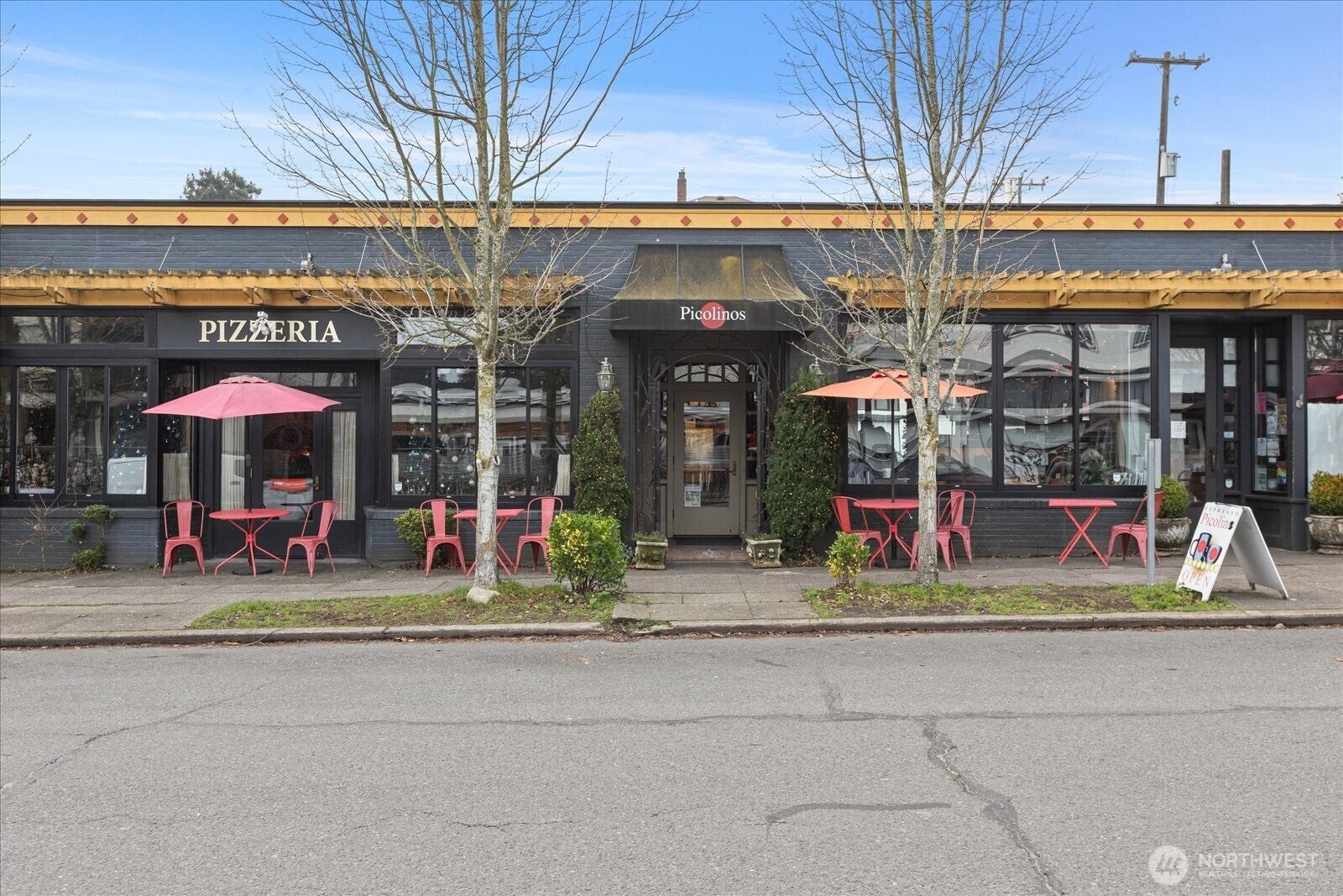 Seattle, Washington, 98107, United States, 4 Bedrooms Bedrooms, ,4 BathroomsBathrooms,Residential,Active,2008283