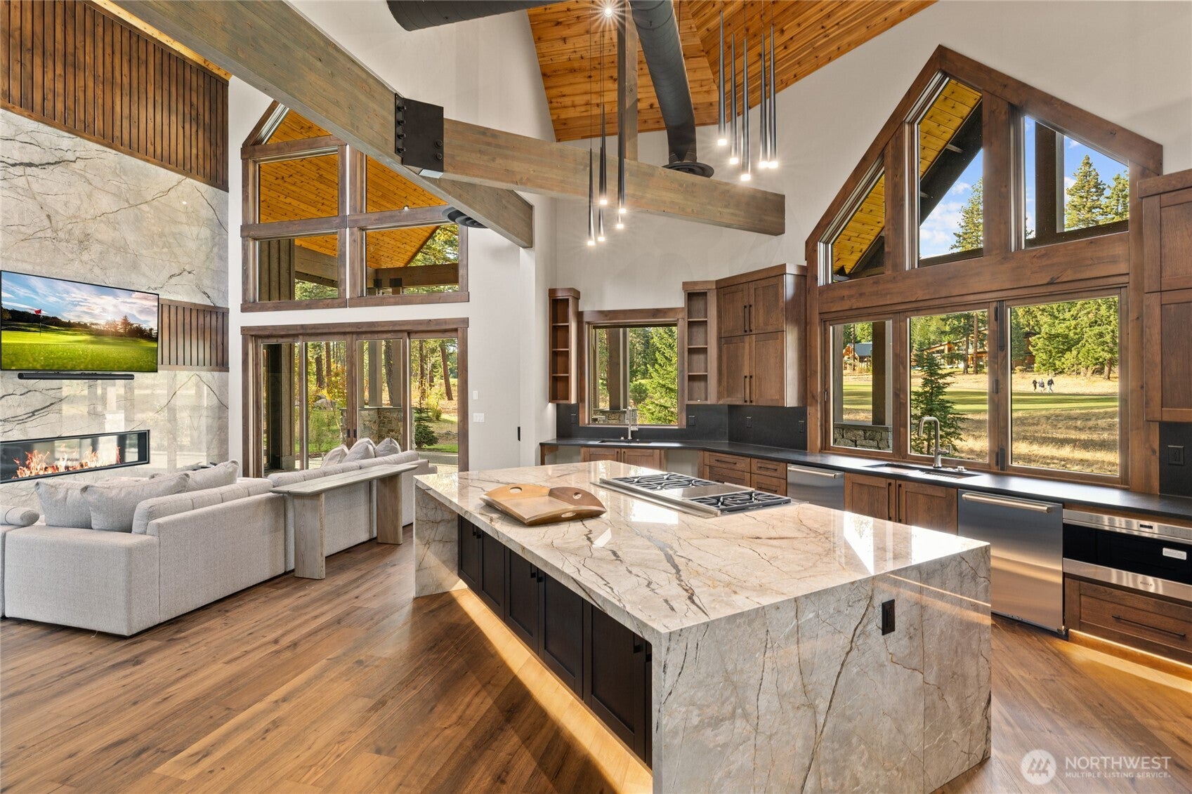 Cle Elum, Washington, 98922, United States, 5 Bedrooms Bedrooms, ,6 BathroomsBathrooms,Residential,Active,2012925