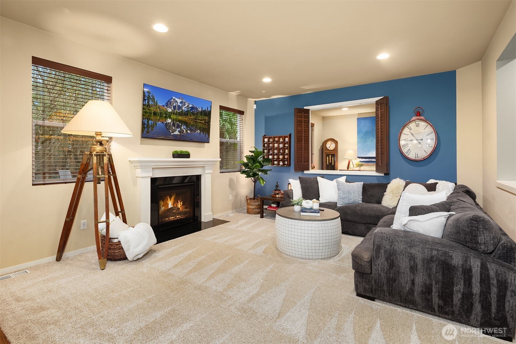 Snoqualmie, Washington, 98065, United States, 5 Bedrooms Bedrooms, ,3 BathroomsBathrooms,Residential,Active,1990623