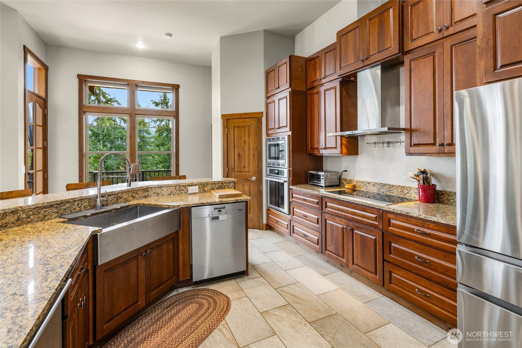 Cle Elum, Washington, 98922, United States, 3 Bedrooms Bedrooms, ,3 BathroomsBathrooms,Residential,Active,2031010