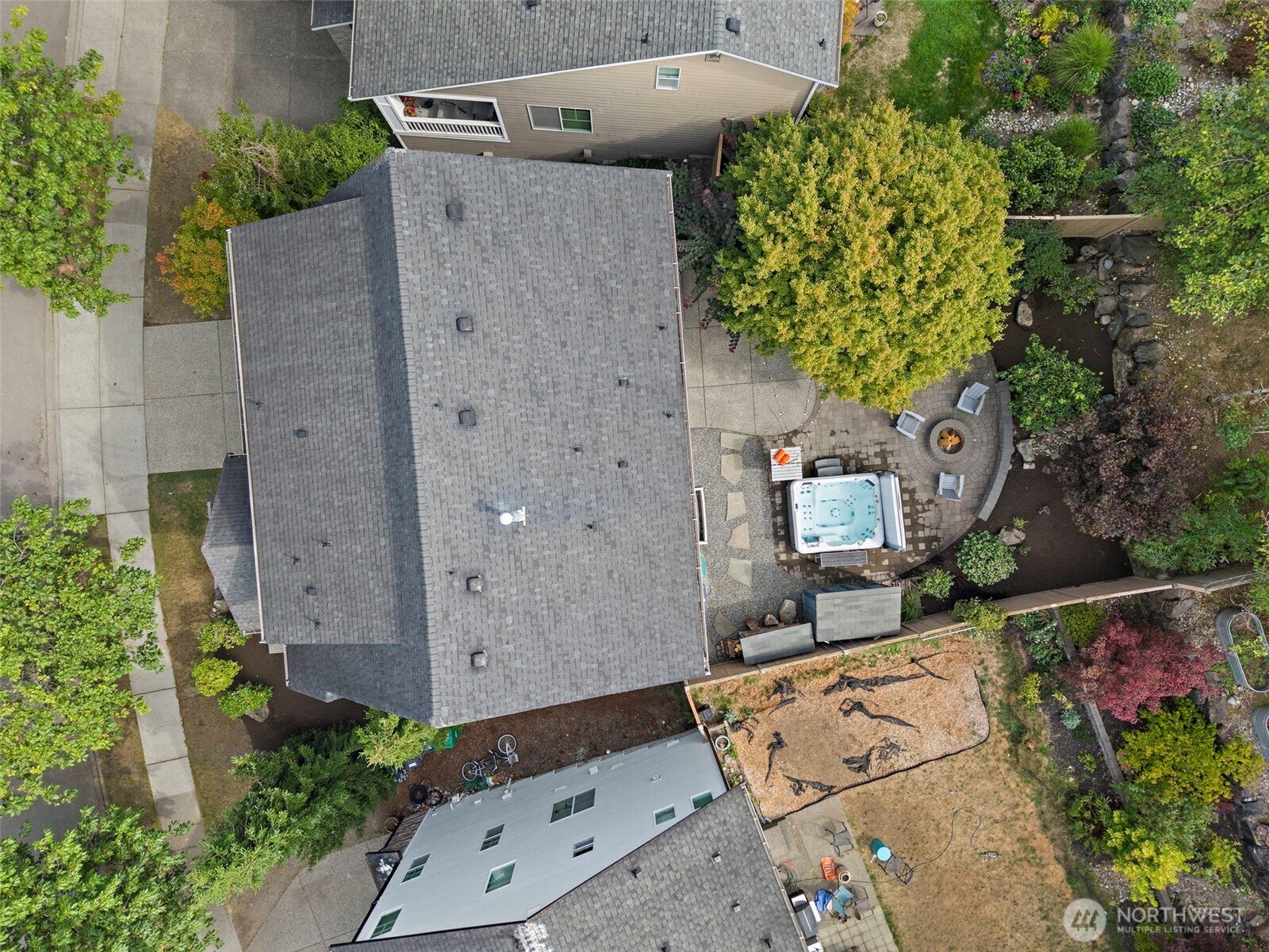 Snoqualmie, Washington, 98065, United States, 4 Bedrooms Bedrooms, ,4 BathroomsBathrooms,Residential,Pending,2009402