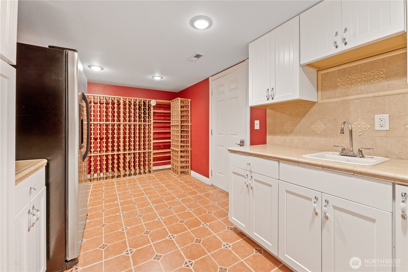 Manson, Washington, 98831, United States, 4 Bedrooms Bedrooms, ,4 BathroomsBathrooms,Residential,Active,1936117