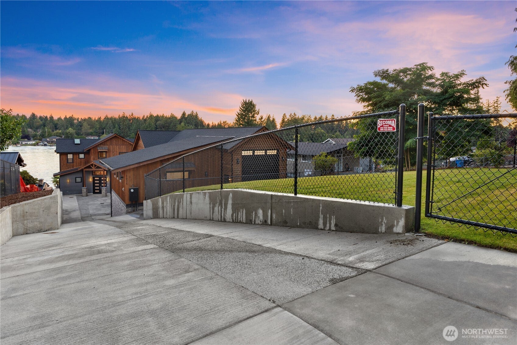 Lake Tapps, Washington, 98391, United States, 3 Bedrooms Bedrooms, ,6 BathroomsBathrooms,Residential,Active,1914925