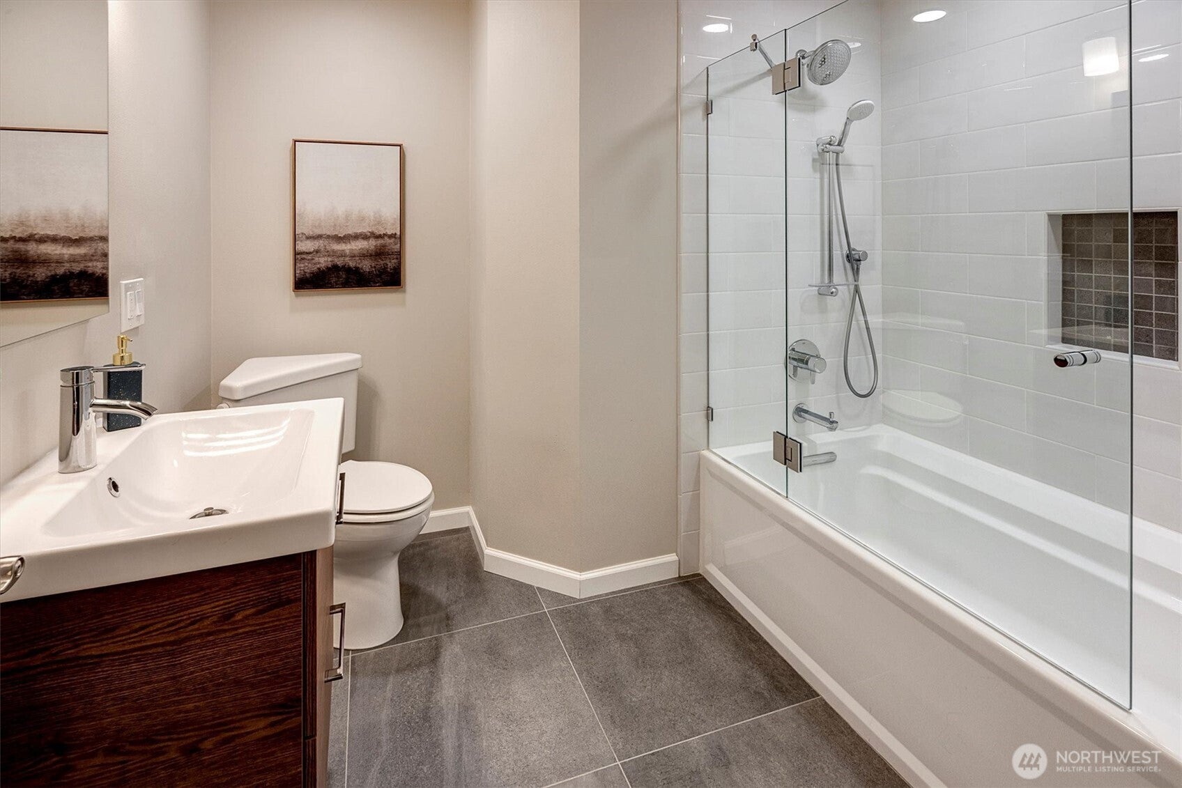 Shoreline, Washington, 98177, United States, 5 Bedrooms Bedrooms, ,3 BathroomsBathrooms,Residential,Active,1922341