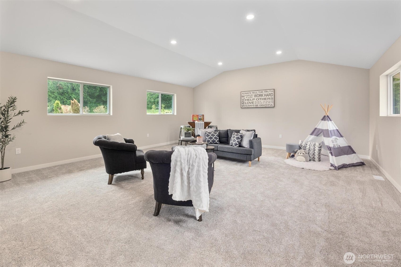 Snohomish, Washington, 98290, United States, 3 Bedrooms Bedrooms, ,3 BathroomsBathrooms,Residential,Active,1929406